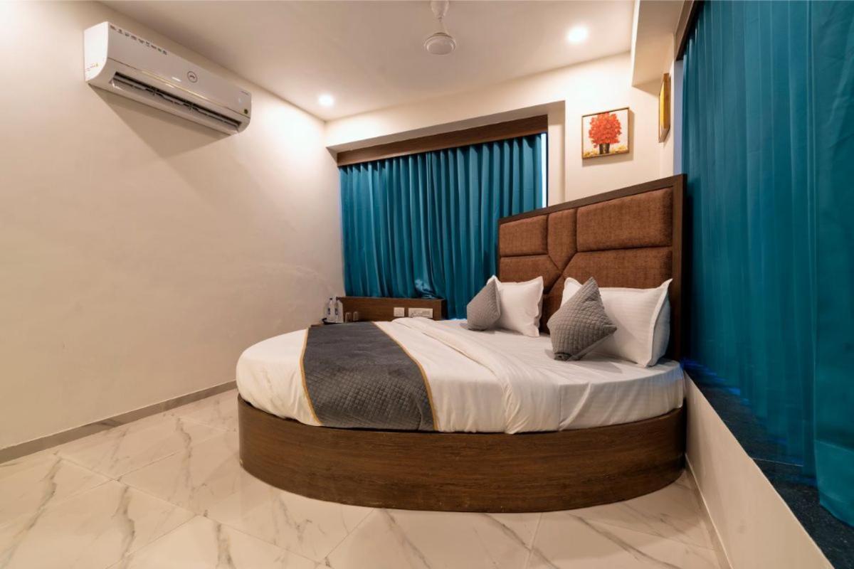 Hotel Royal 24 Ahmadábád Kültér fotó