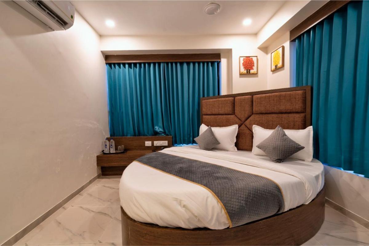 Hotel Royal 24 Ahmadábád Kültér fotó