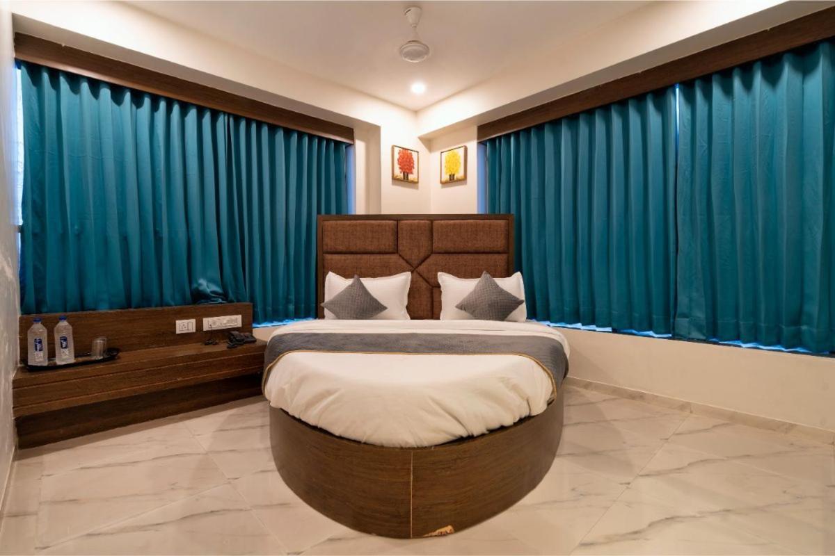 Hotel Royal 24 Ahmadábád Kültér fotó