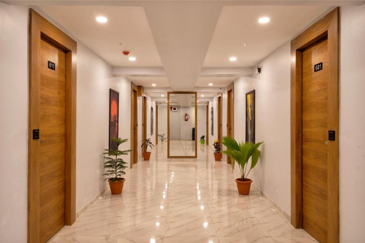 Hotel Royal 24 Ahmadábád Kültér fotó