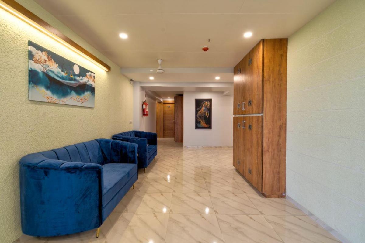 Hotel Royal 24 Ahmadábád Kültér fotó