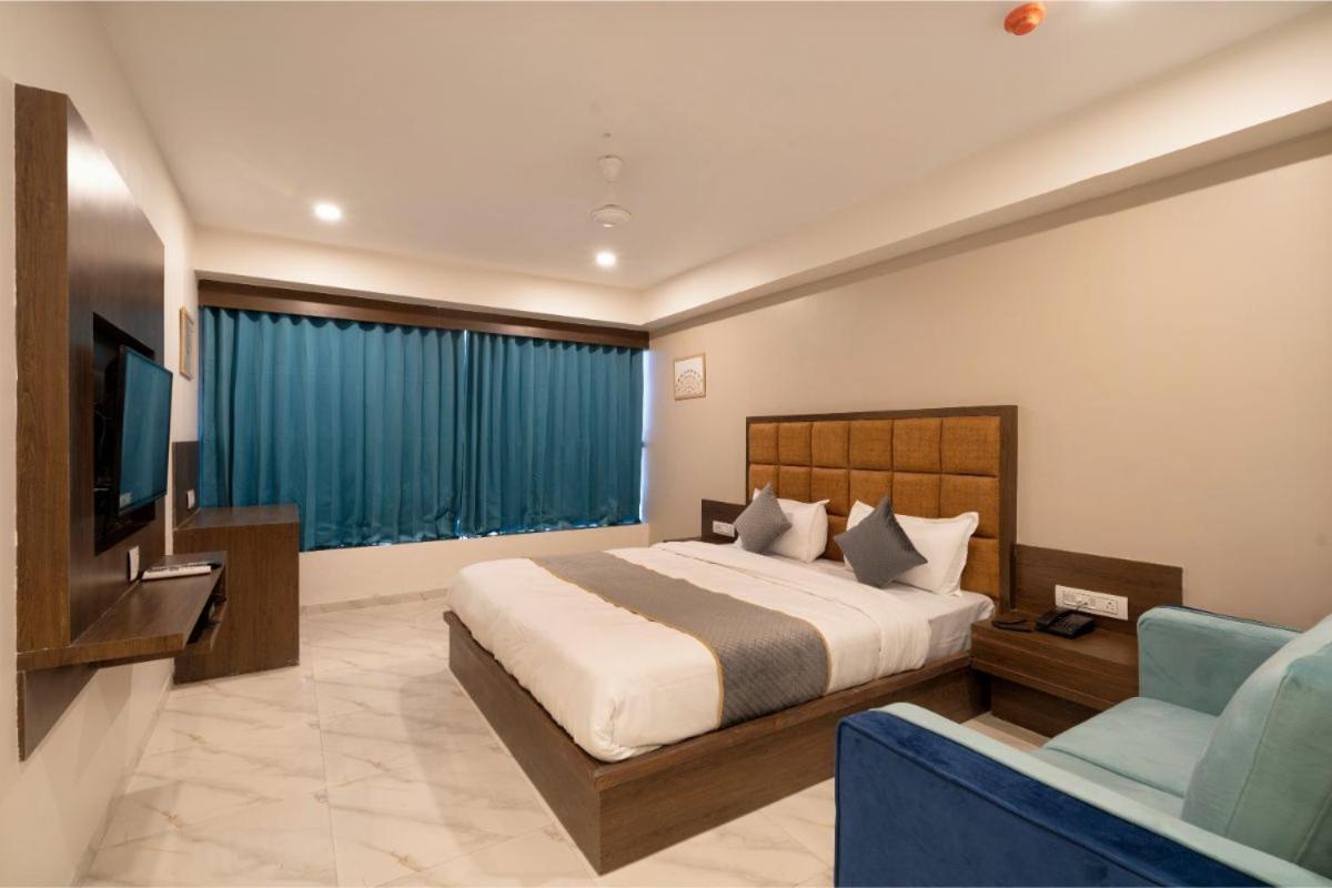 Hotel Royal 24 Ahmadábád Kültér fotó