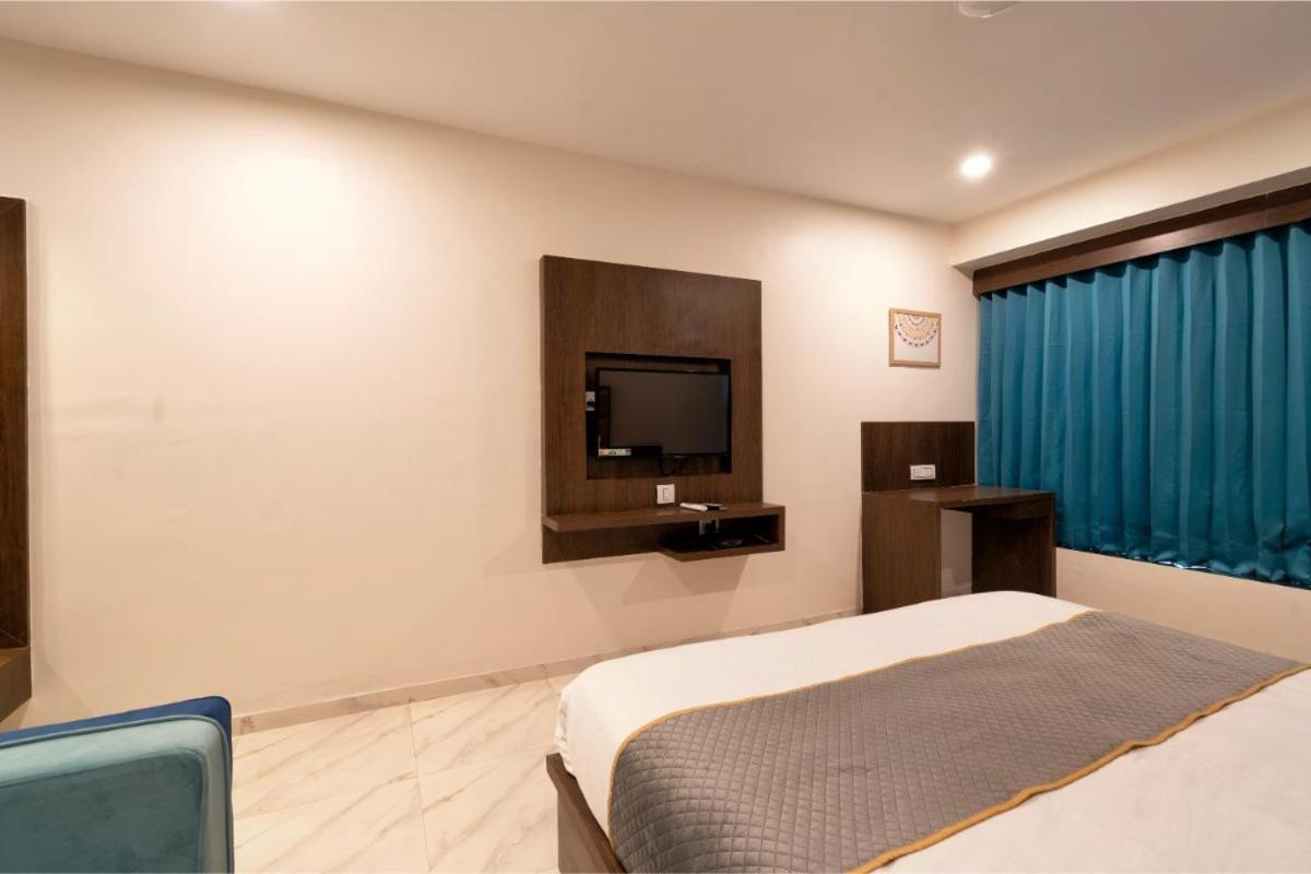 Hotel Royal 24 Ahmadábád Kültér fotó