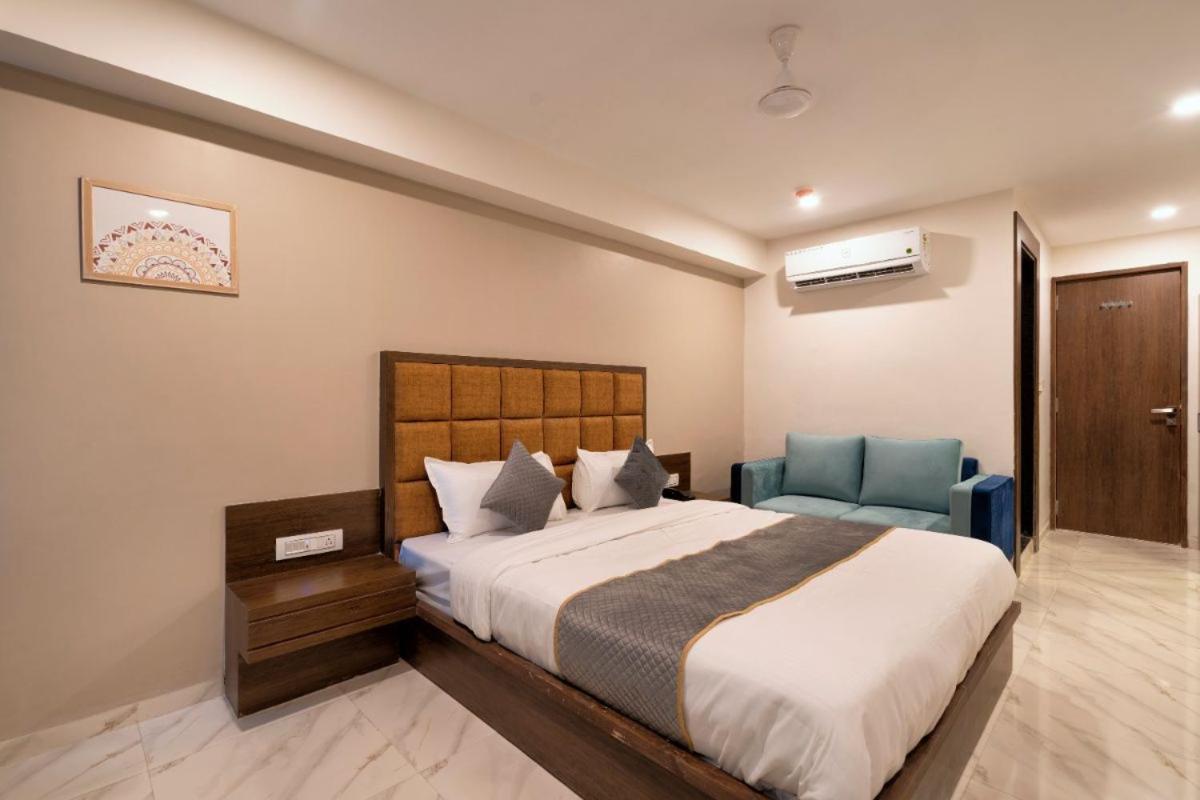 Hotel Royal 24 Ahmadábád Kültér fotó